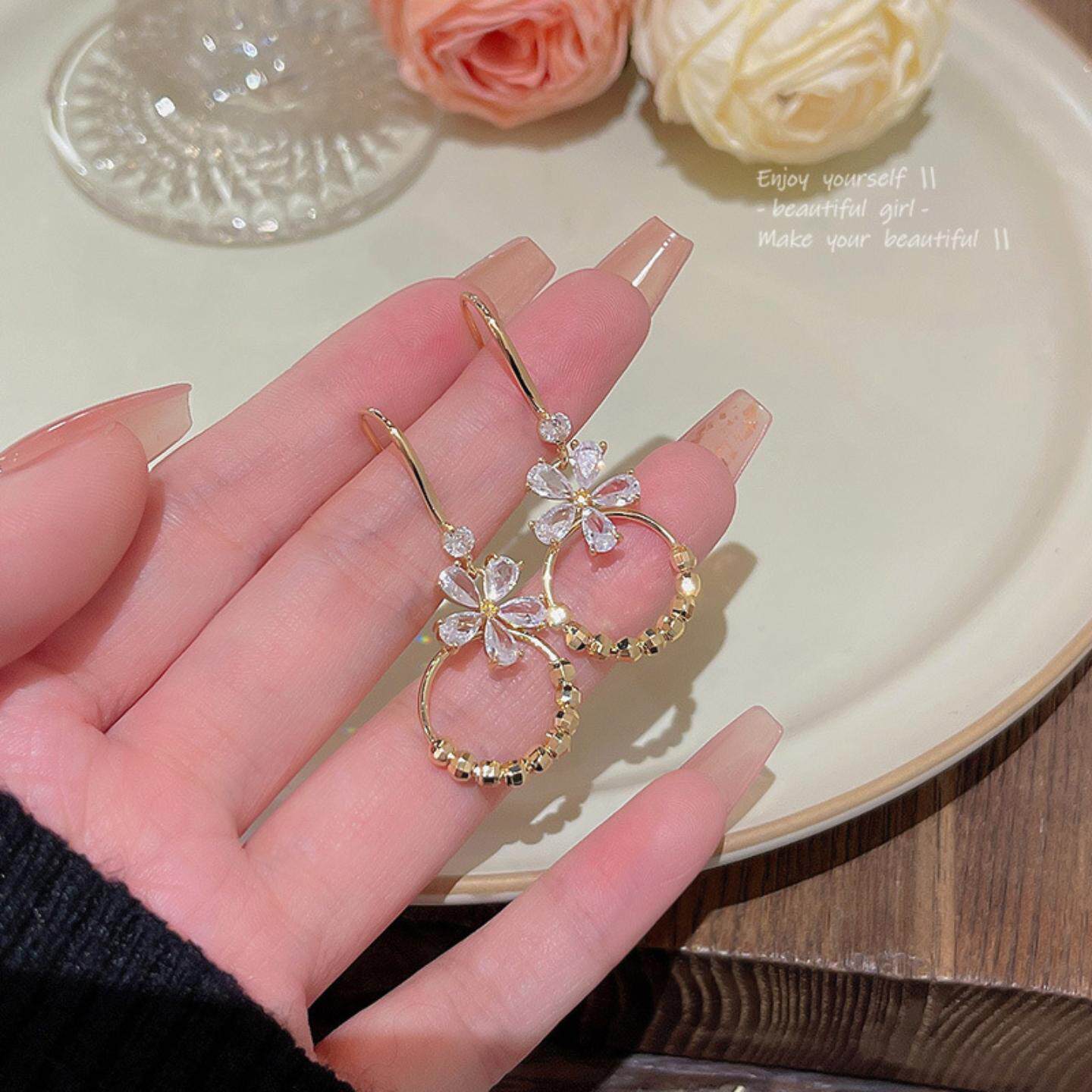 高级感轻奢小众锆石花朵耳环女