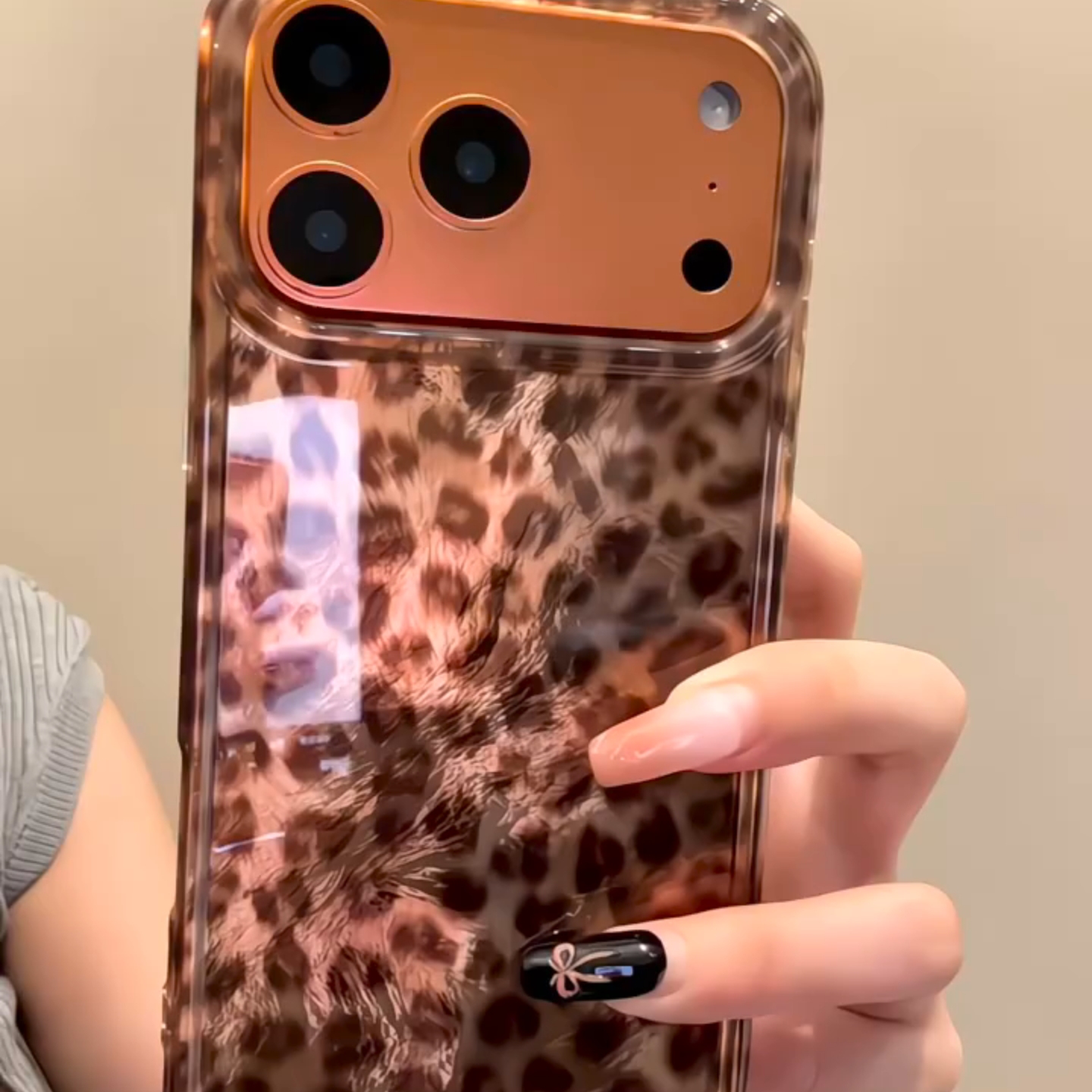 新款满屏金色豹纹适用iPhone17ProMax手机壳16苹果15防摔软男女14