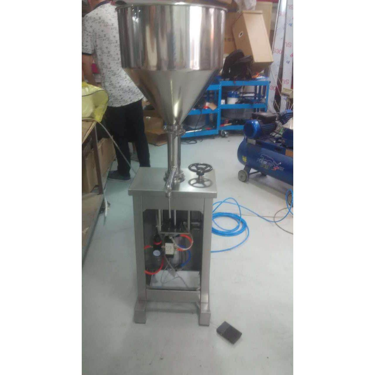 单头膏体灌装机蜂蜜灌装机鞋油灌装机酱料灌装机