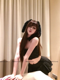 你脸好红shyness-煤球兔兔-原创黑色抹胸套装紧身超短包臀裙纽扣