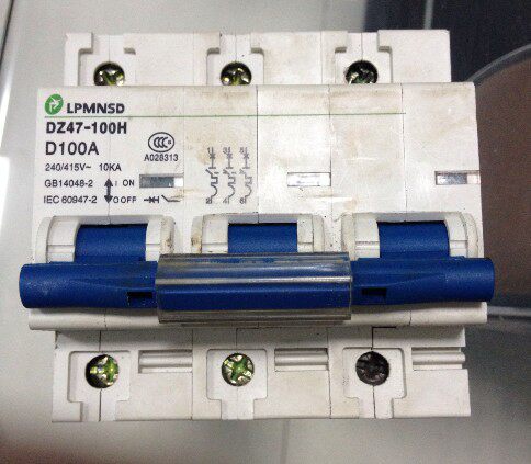 正品 上海梅尼诗德小型断路器DZ47-100H 3P D100A 小型空气开关