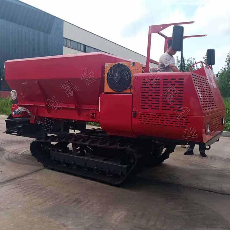 履带自走式撒粪车大棚用扬粪车自带动力水稻田撒肥机履带撒粪车