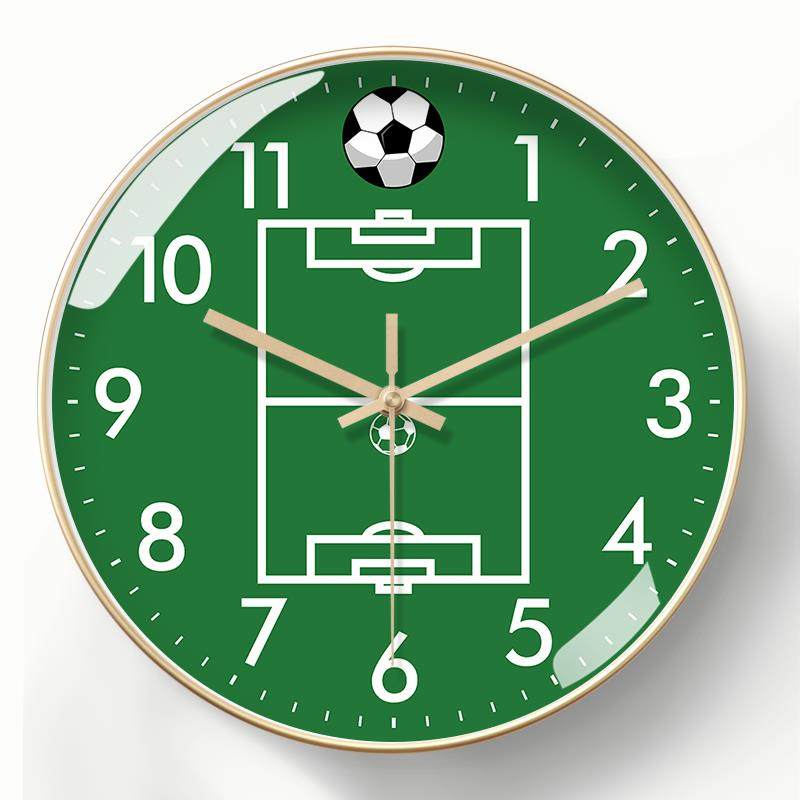 足球场钟表卡通可爱挂钟儿童房创意男孩学生电波钟卫星对时钟挂表