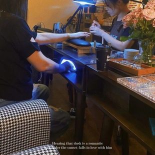 美甲台经济型 复古子实木双人单吸尘器色桃桌椅深胡简约美甲桌套装