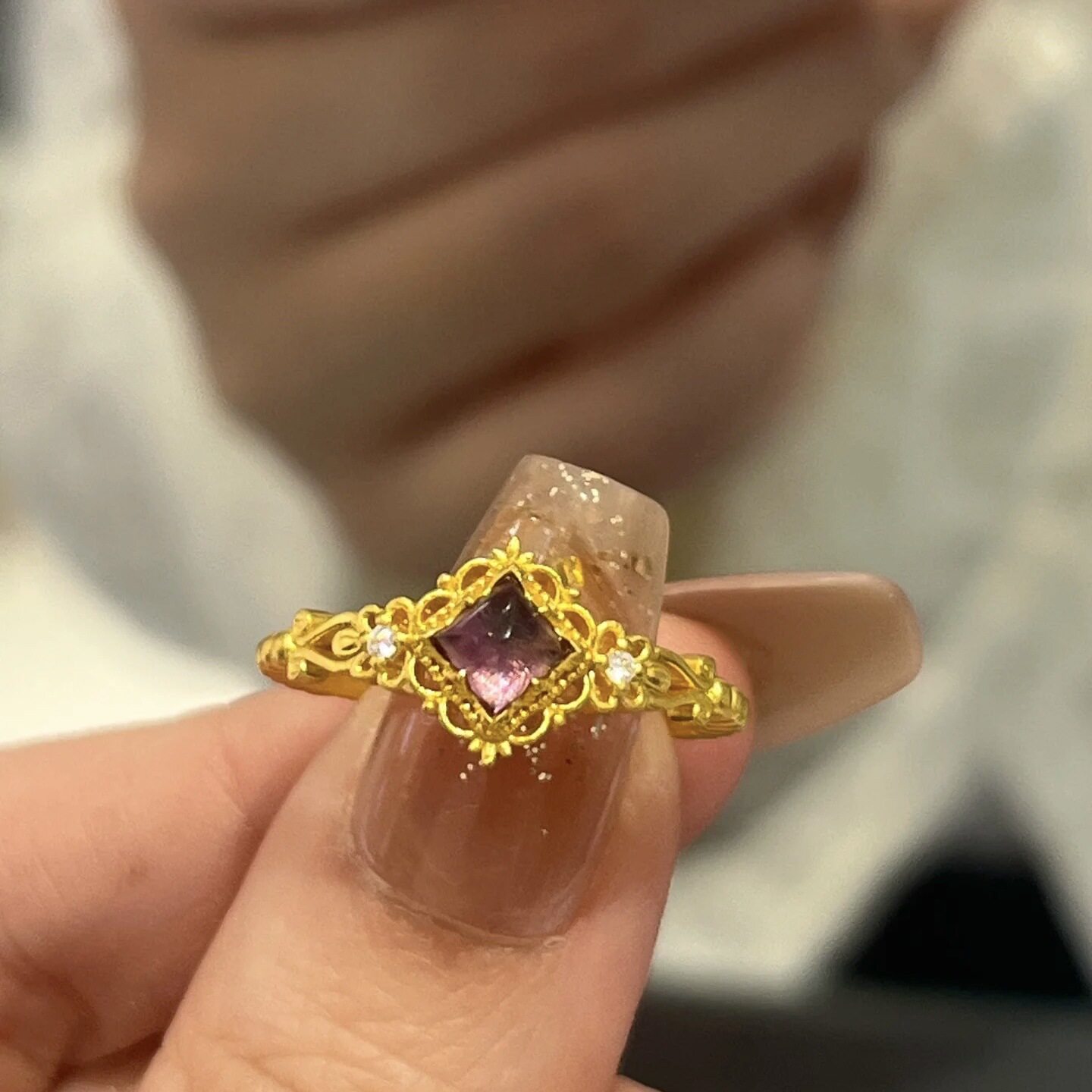 越南沙金中古风设计感蕾丝紫耀星点钻戒指女仿真金紫宝石活口指环