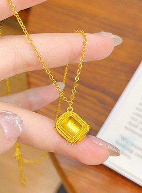 金店同款沙金镂空拉丝小方糖项链方形麻花小面包锁骨链送女友礼物