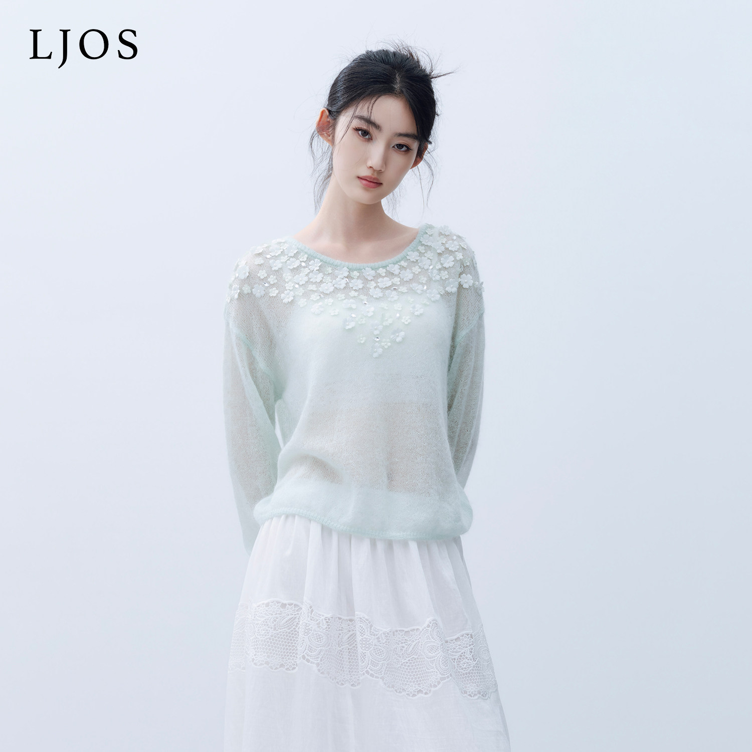 LJOS | 苹果晶绿色手工花朵装饰罩衫2026早春新品镂空针织上衣