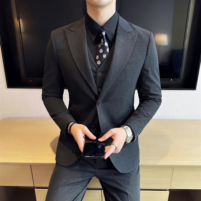 英伦风大码西装套装男高级感结婚新郎礼服L修N身商务正装西服三件