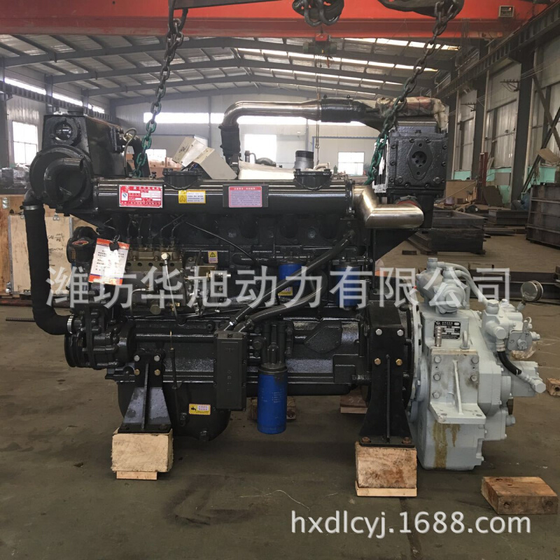 供应140KW R6105IZLC船用柴油机 2000转 配套120C 3:1船用齿轮箱