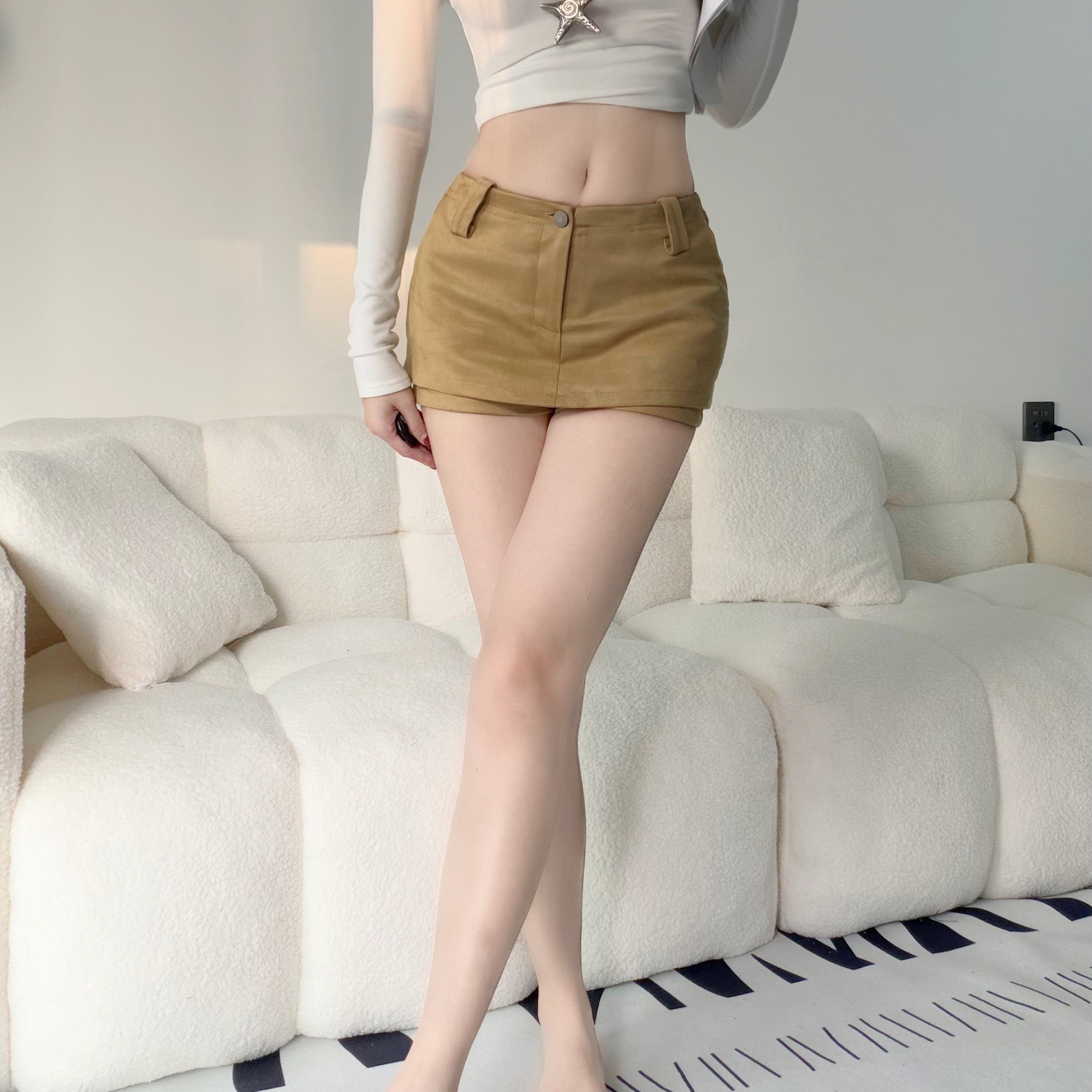 设计款假两件秋冬款卡其色半身裙女辣妹低腰仿麂皮绒a字短裙裤裙