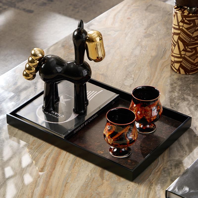 现代轻奢空间软装布置桌面黑色小马趣味摆件花瓶收纳盘茶几装饰品