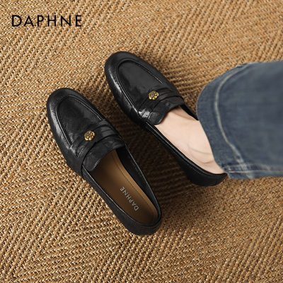 达芙妮黑色小皮鞋女款2026新款