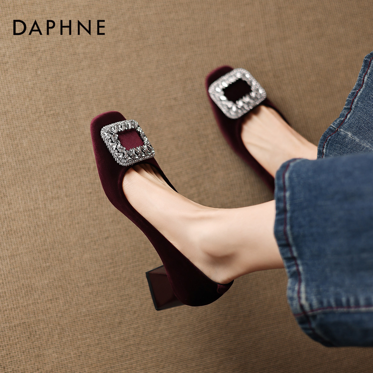 达芙妮红色绒面单鞋2025新款