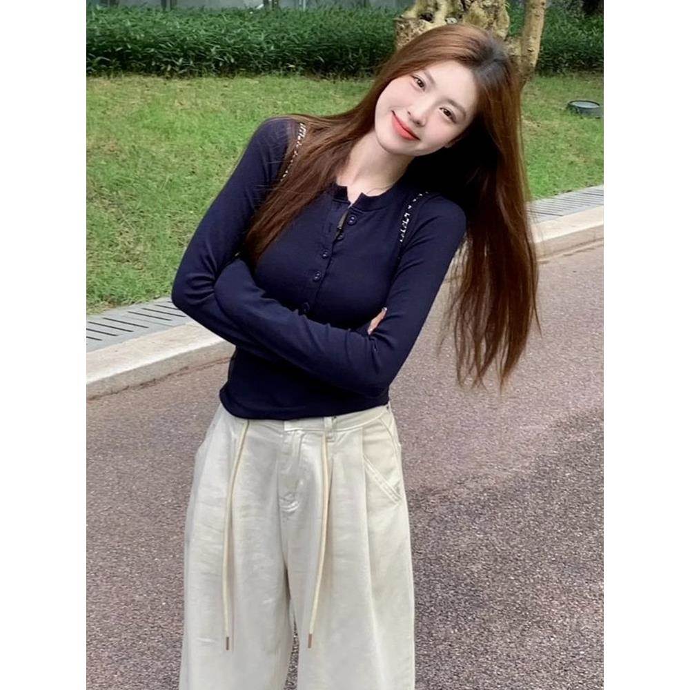 韩国2025新款深蓝长袖t恤女内搭打底衫春秋设计感修身短款v领上衣