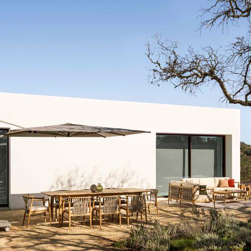 户外桌椅庭院别墅露台防水防晒柚木长桌室外露天花园防腐实木圆桌