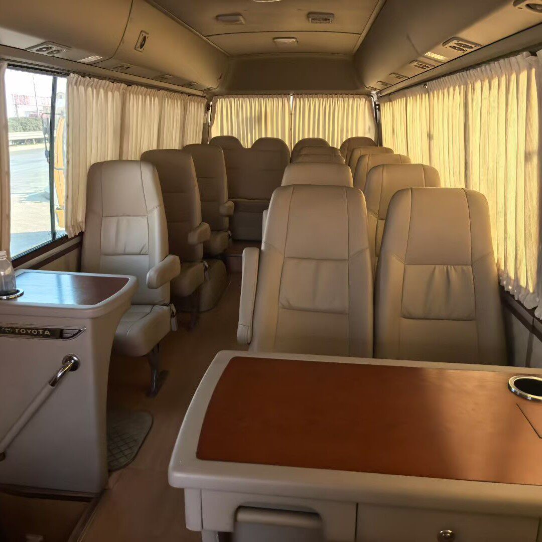 出口翻新考斯特19-23座旅游客车考斯特客车班车考斯特中巴车