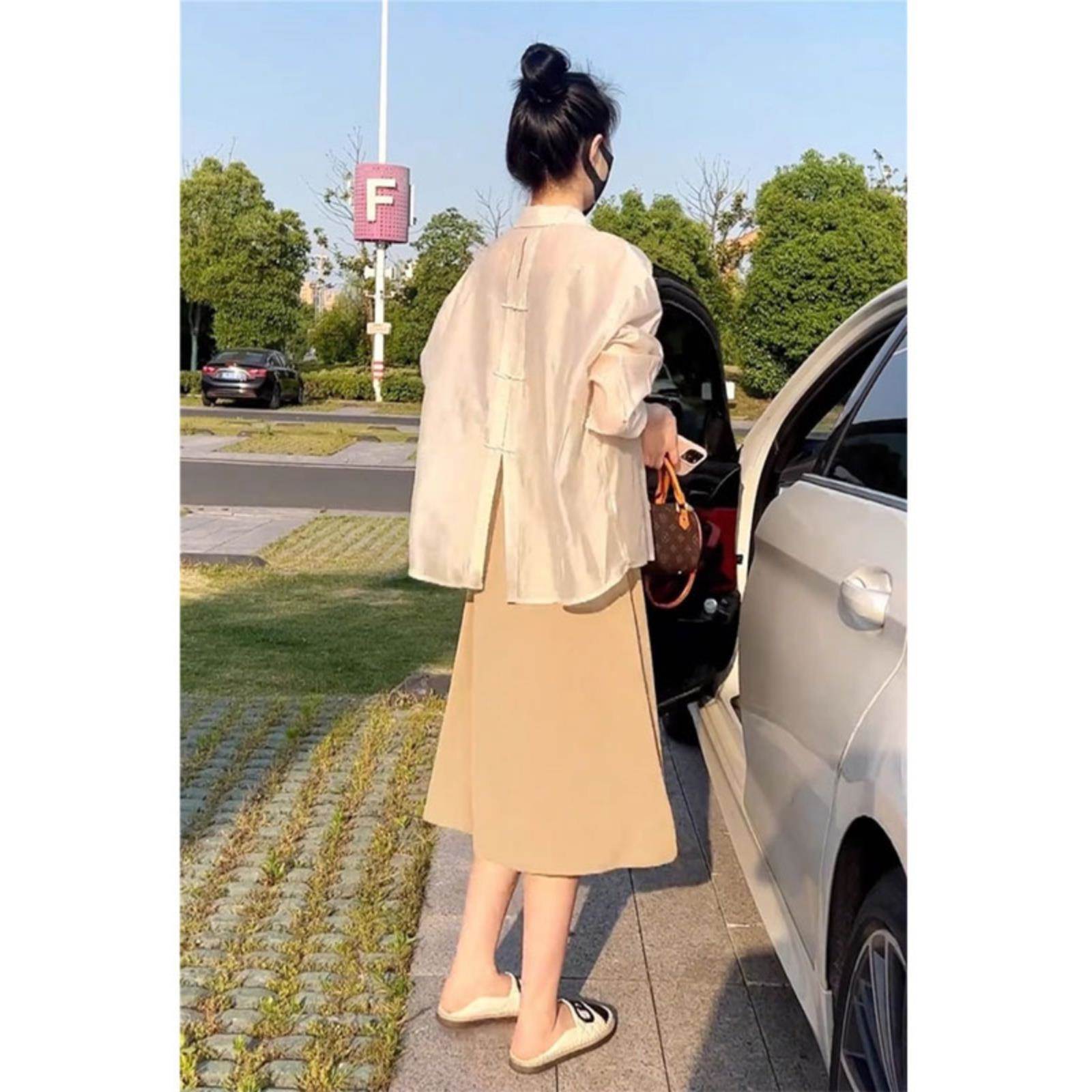 天丝防晒衬衫女士夏季薄款设计感宽松后背开叉配吊带裙子衬衣外套