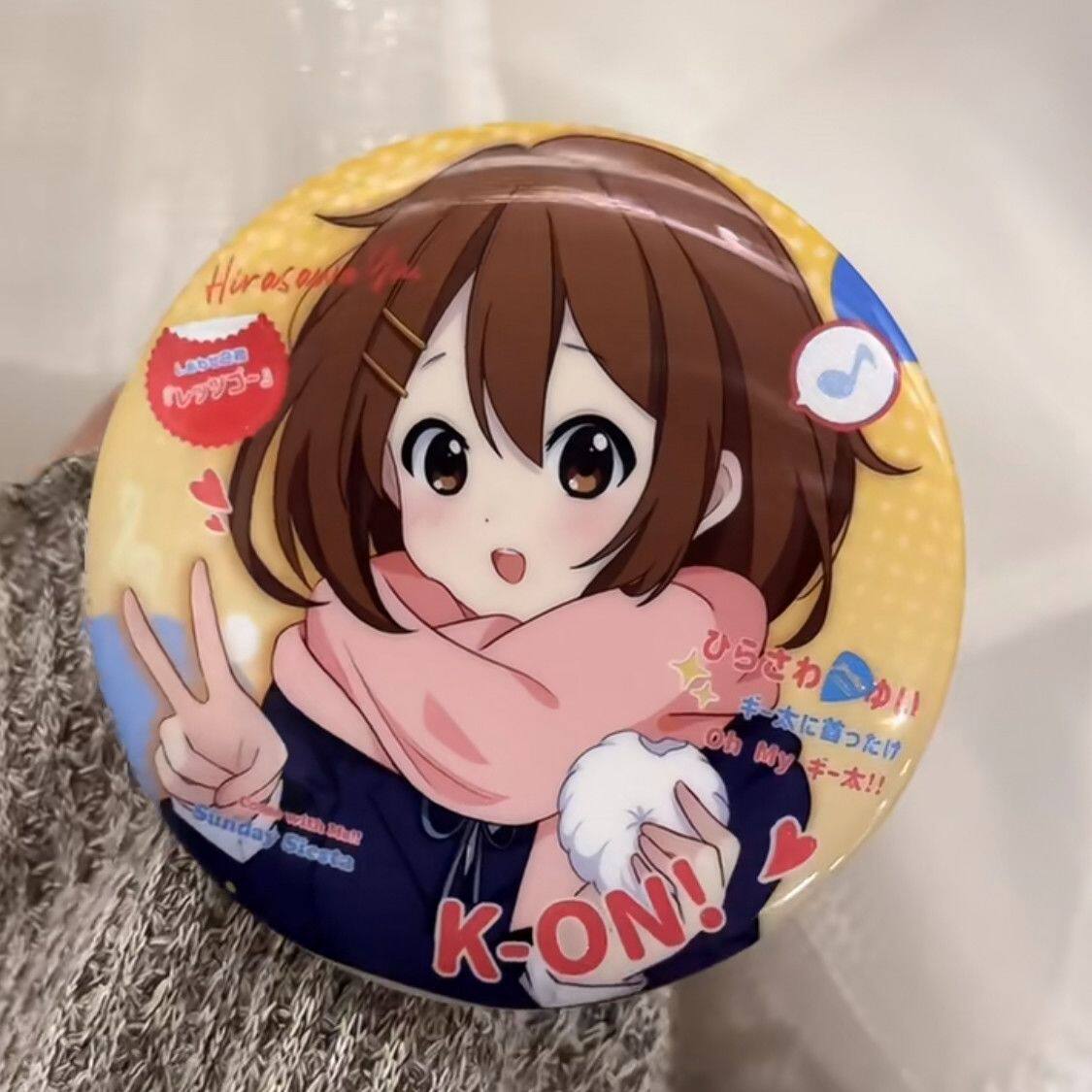 轻音少女动漫高颜值平泽唯可爱吧唧徽章自制胸针挂件摆件收藏礼物