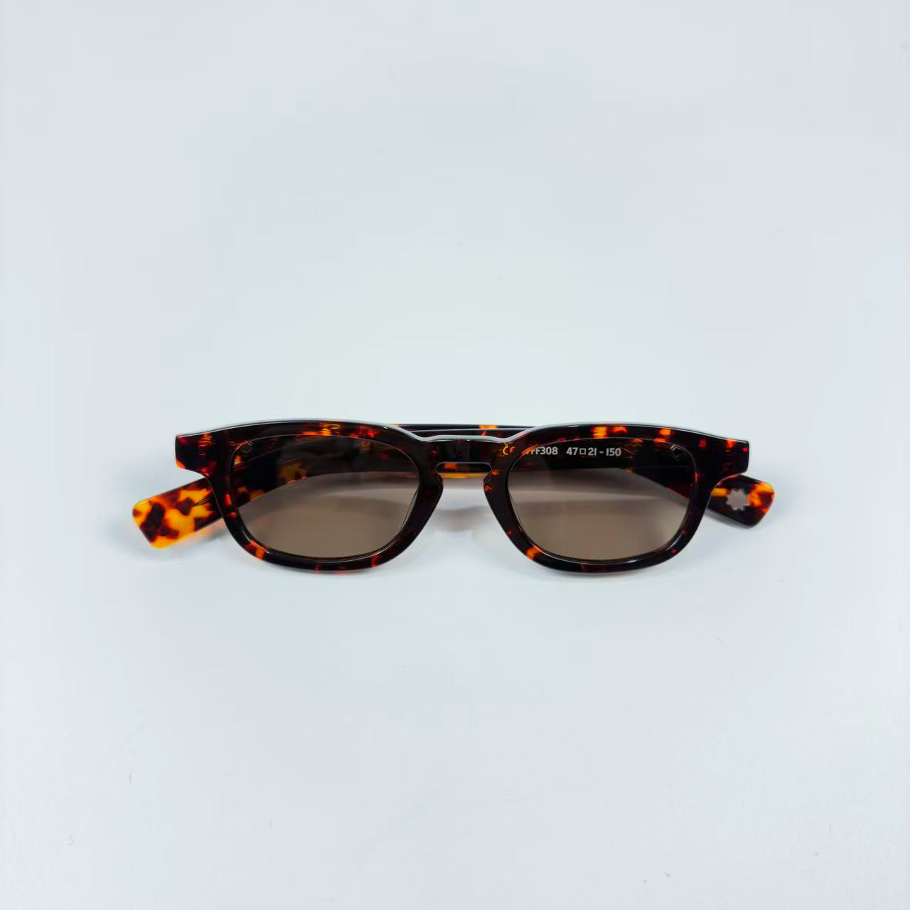 王嘉尔同款小方框高级时尚复古