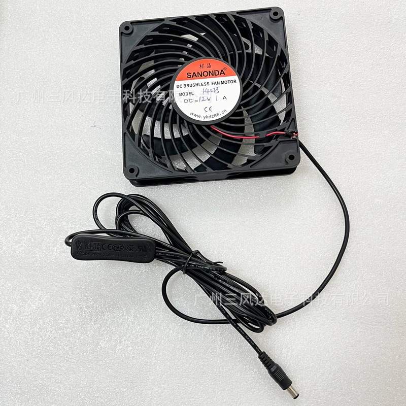 14025 12 V 1A带开关控制器增压框叶使用太阳能