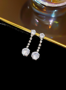 925银针轻奢超闪锆石耳环女ins风简约百搭网红耳饰小众高级感耳钉