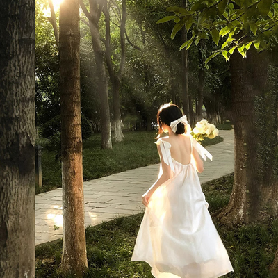 法式温柔风吊带连衣裙女夏季2024新款海边度假沙滩裙小众设计长裙