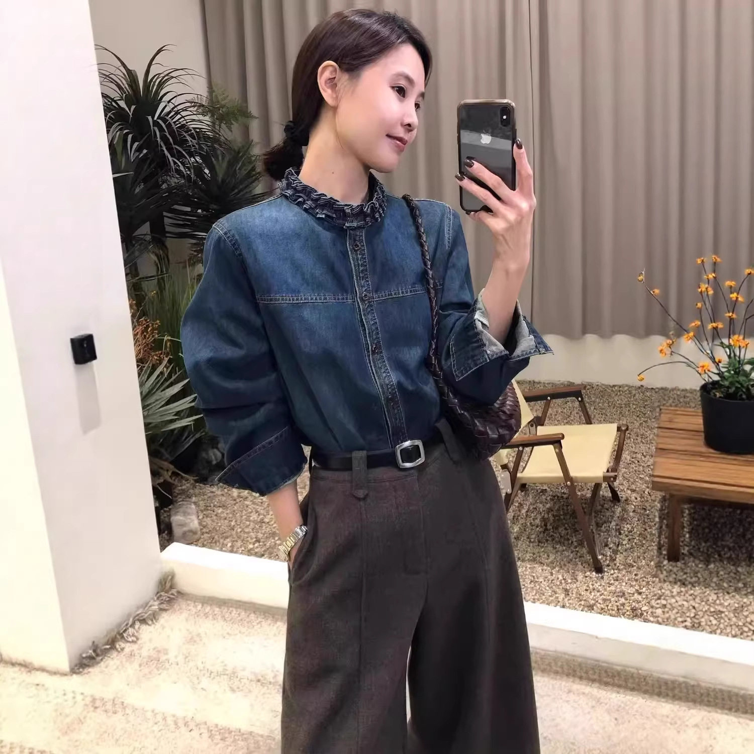 高级感韩风深蓝牛仔衬衫女春秋季木耳花边立领单排扣叠穿衬衣外套