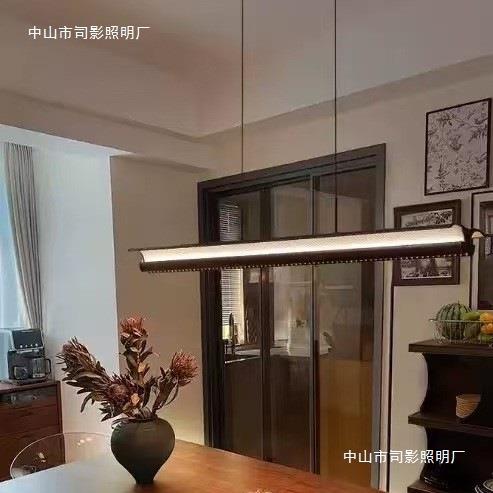 法式中古风餐厅吊灯2025年新款胡桃色一字长条吧台餐桌灯