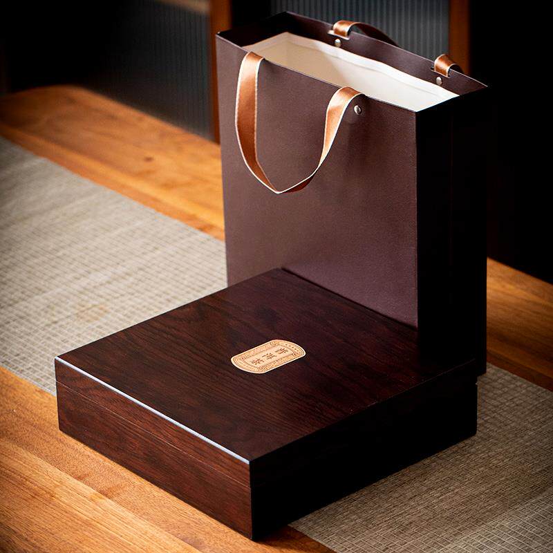 新年云南古树茶普洱茶熟茶茶饼礼盒装茶叶送人过年礼品送长辈实用