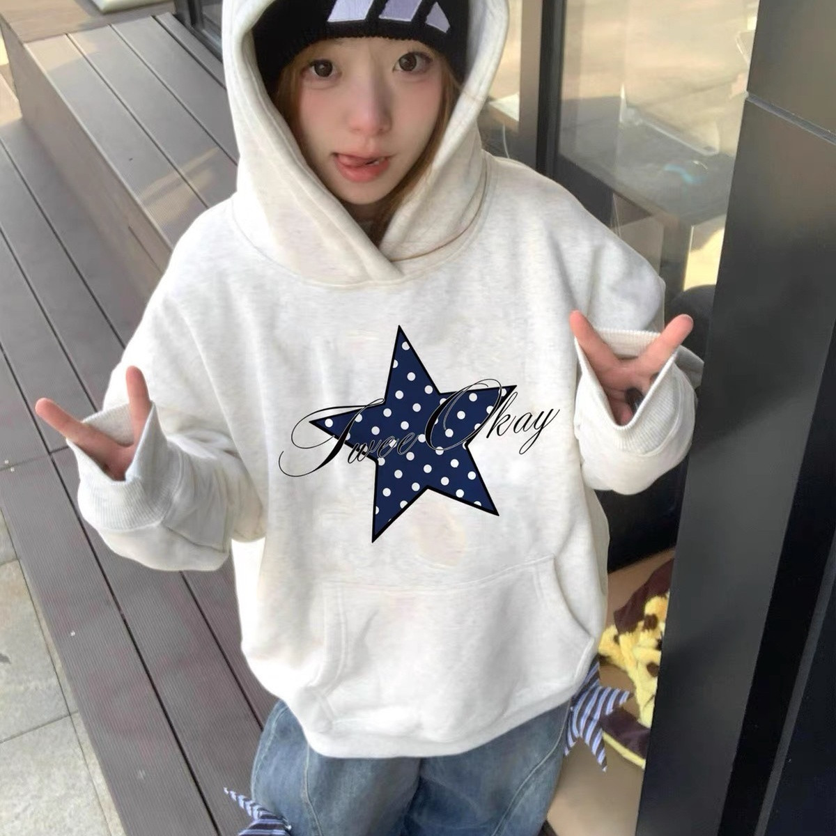 韩系加绒加厚波点星星连帽卫衣