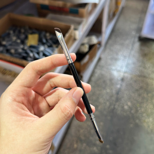 双头眼线刷眉刷镰刀下至卧蚕刷斜角刀锋细节一支装化妆刷