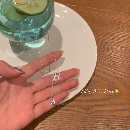 字母b流苏项链女夏轻奢小众设计感高级2022年新款装饰锁骨链颈链