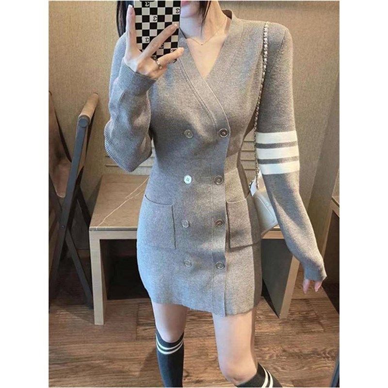 艺术生v领气质针织打底连衣裙女春秋小个子收腰配大衣内搭毛衣裙,模玩/动漫/周边/娃圈三坑/桌游,童装lolita洛丽塔,淘宝优惠券,粉丝福利购,淘宝优惠卷