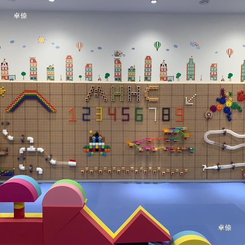 积木墙玄关宝宝插孔墙面积木背景墙颗粒管道走廊构建洞洞