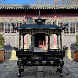 寺庙香炉铸铁大型带盖仿古长方形八龙柱祠堂寺院纯铜道观宗祠