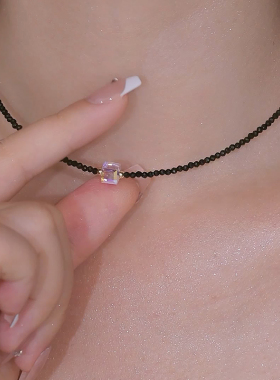 网红设计感黑色水晶小方糖项链女个性百搭短款锁骨链高级感颈链