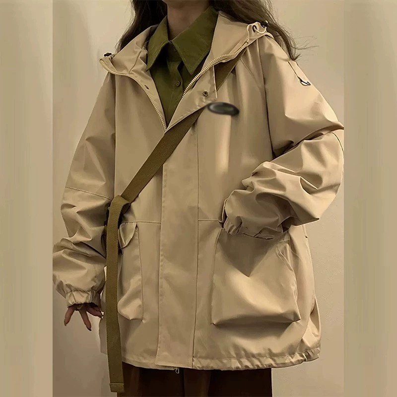 300斤大码胖mm休闲运动黑色工装外套女秋季新款夹克防风冲锋衣女