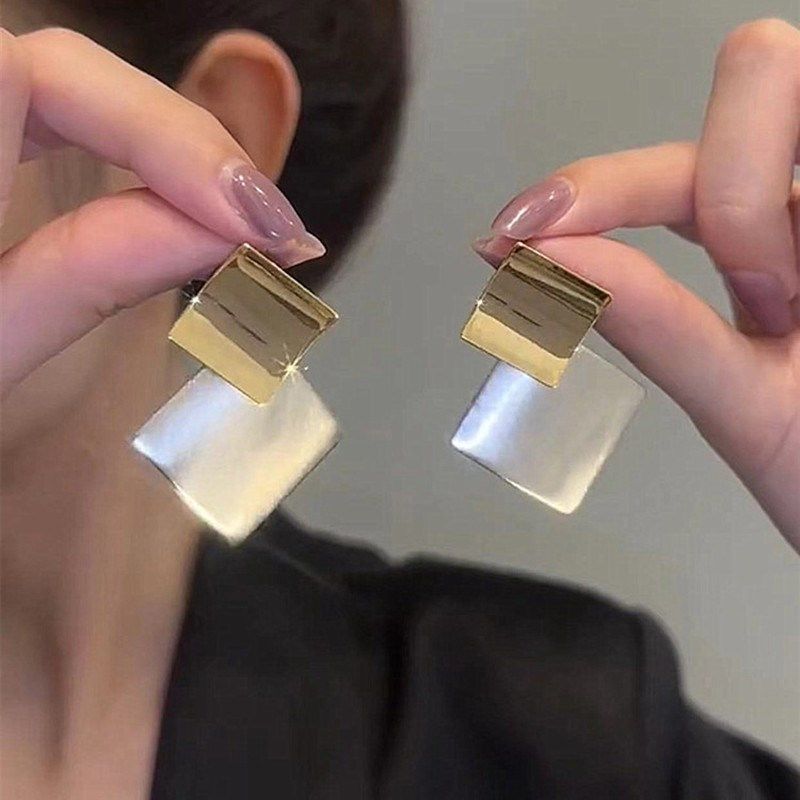 高级感几何金属亮片耳环大气夸张设计耳钉小众轻奢圆脸显瘦耳饰女,饰品/流行首饰/时尚饰品新,耳环,淘宝优惠券,粉丝福利购,淘宝优惠卷