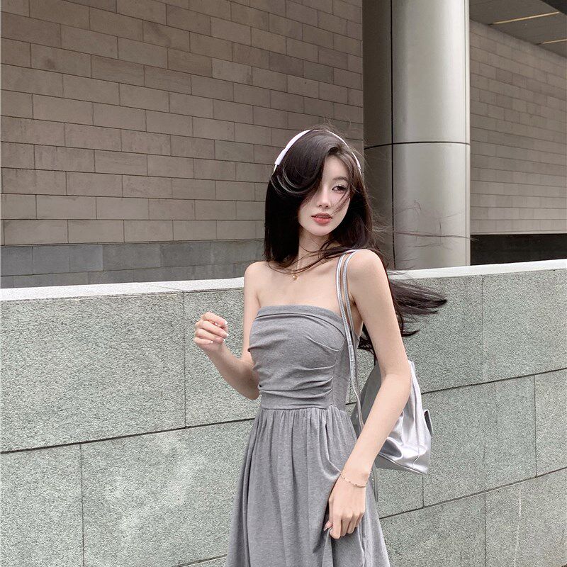 现货高级感休闲抹胸连衣裙女夏季显瘦一字肩露背黑色裙子性感辣妹