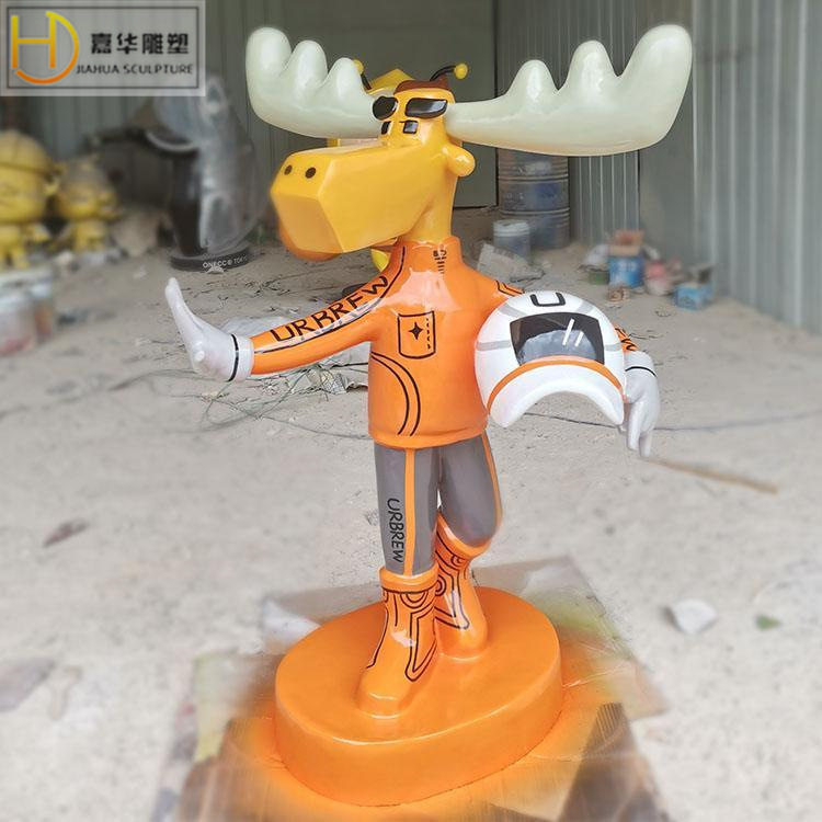 大型卡通人物玻璃钢雕塑制作麋鹿赛车手落地装饰摆件美陈户外模型