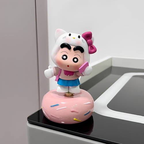 蜡笔小新蝴蝶结KT小新创意车载转转乐摆件可爱卡通桌面装饰品礼物