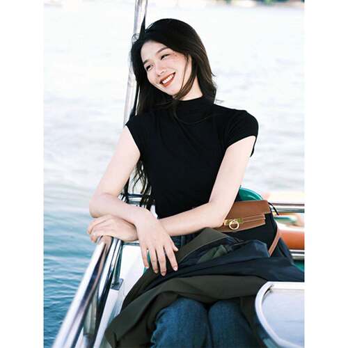 半高领色短袖T恤女新夏20黑26款短款洋派卡腰小众设感简计约A4207