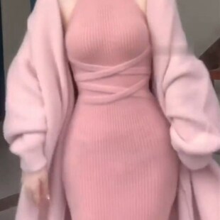 纯欲风无袖挂脖交叉绑带针织裙女早春中长款N加厚毛衣开衫粉色套