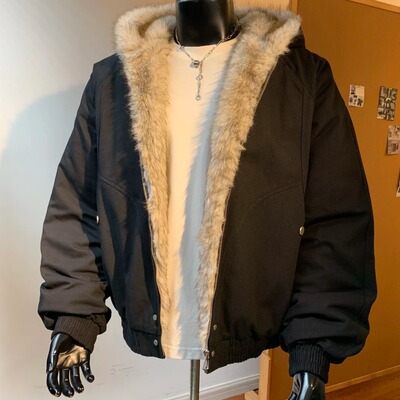 黑色短款连帽座山雕毛领棉服男
