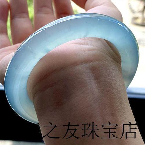 危地马拉天空蓝水翡翠色手镯高冰种胖圆条飘花晴水白底油青玉镯子