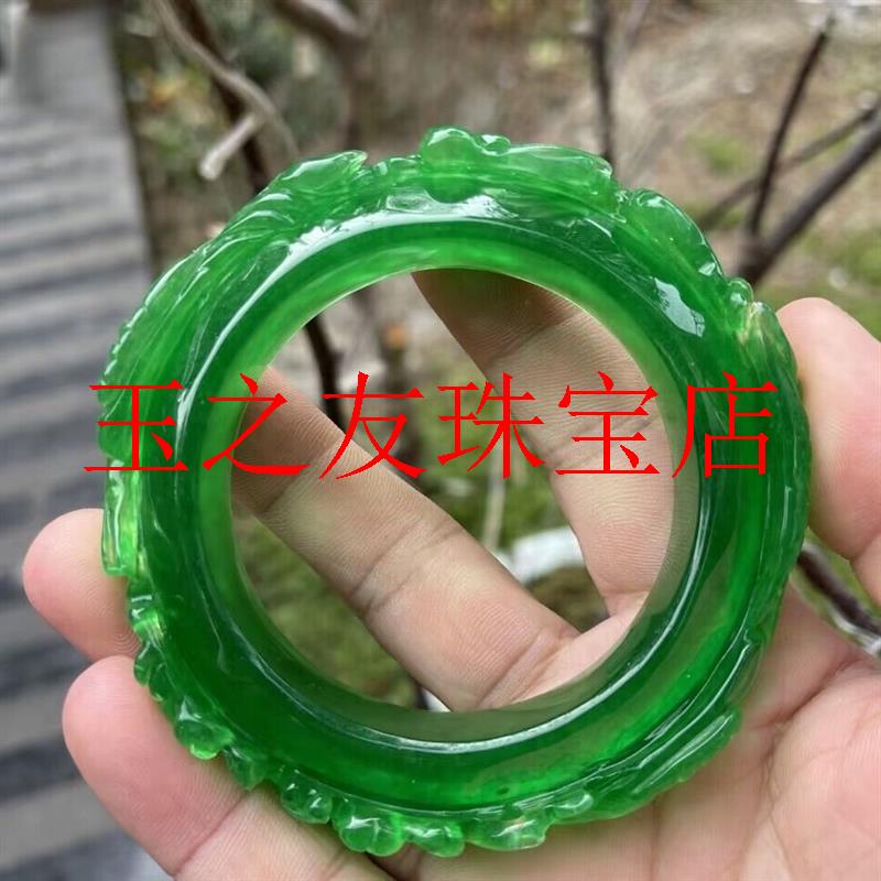 翡翠色高冰种双龙石雕花玉石手镯喜上眉梢富在眼前扁条款女款饰品
