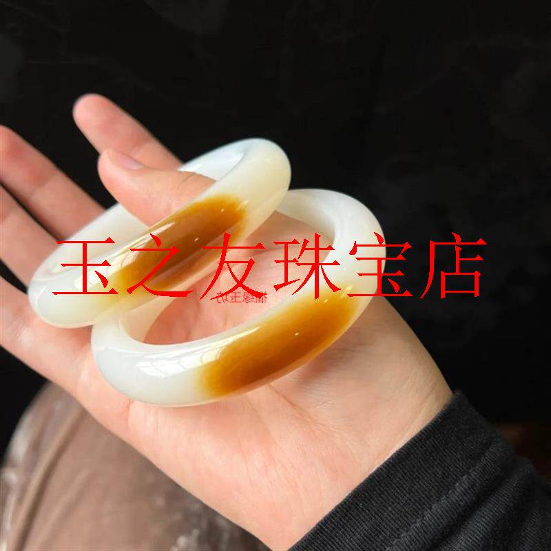 新疆和田玉手镯一口糖羊脂糖白玉