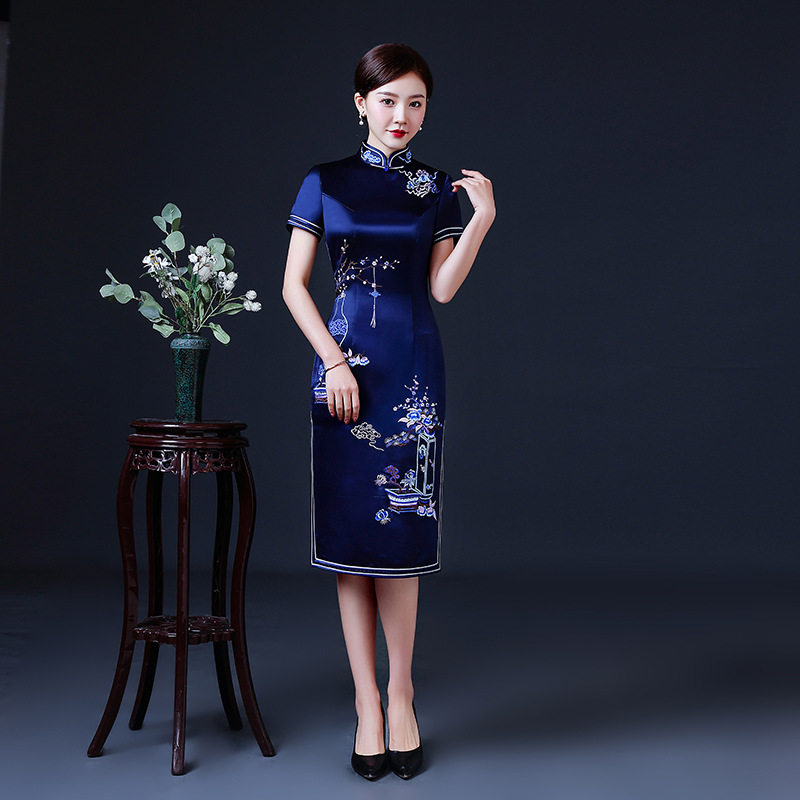 日本品质年轻旗袍2021新款气质中年妈妈婚礼礼服洋气夏装优雅中国