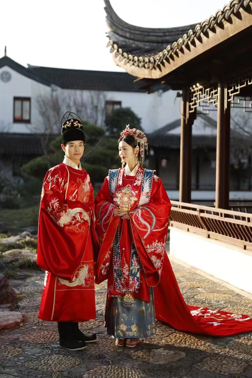 明制婚服古装中式结婚礼