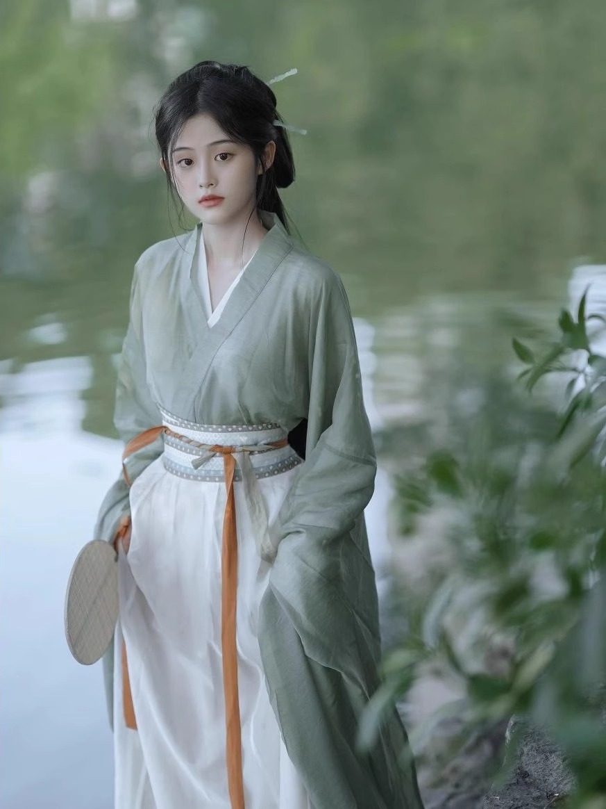 出租魏晋制汉服女租期五天